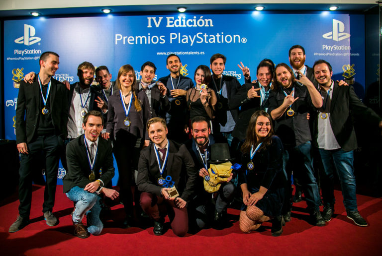 ¡Por tercer año consecutivo nuestros alumnos triunfan en los PlayStation Awards 2017! 2 disembodied web
