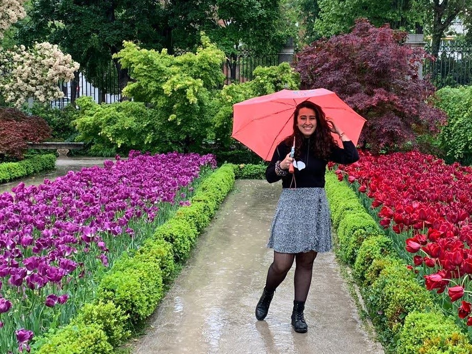 Entrega de diplomas a los mejores expedientes de U-tad 2021 5 noti anig paula macias