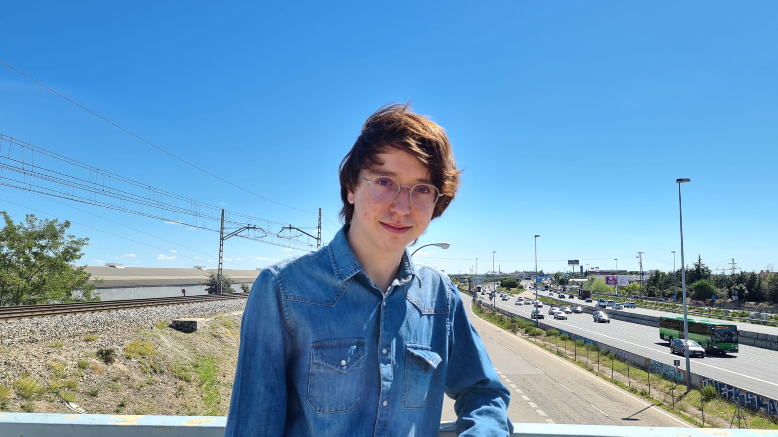 Entrega de diplomas a los mejores expedientes de U-tad 2021 3 noti dipg miguel rashit