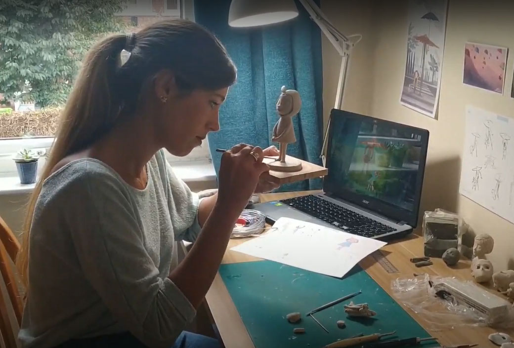 Alicia modelando a Kyna 