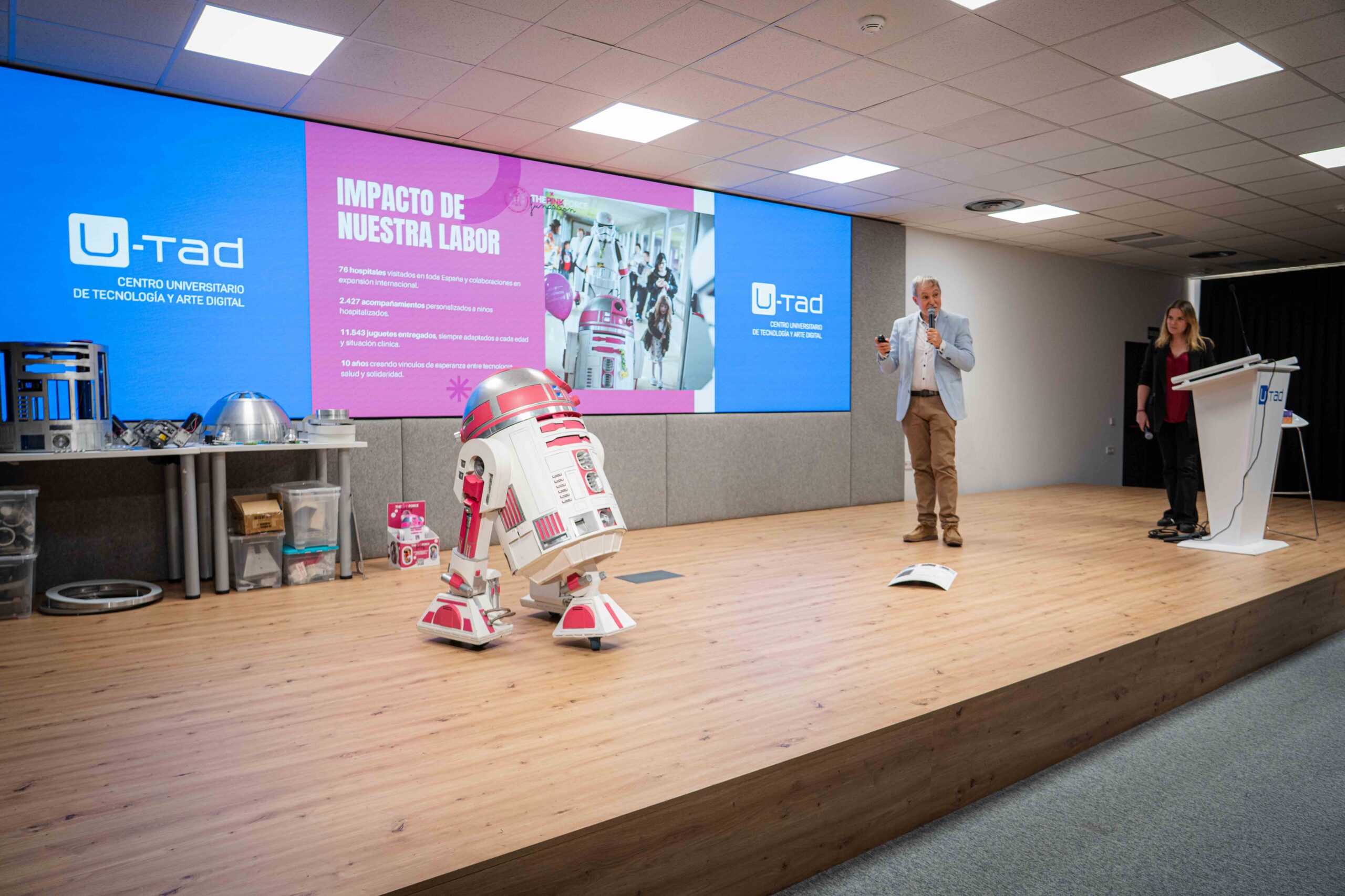 U-tad dará alma a R2-KT2: tecnología y emoción para mejorar vidas 1 Presentación The Pink Force-22