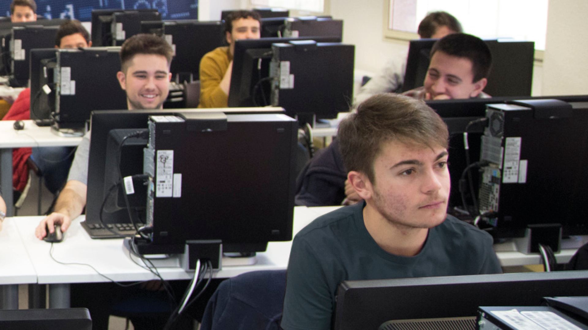 On Campus | University of Technology, Arts and Design